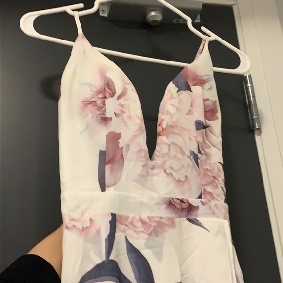 Beautiful dress 👗 BRAND NEW - Picture 4 of 7